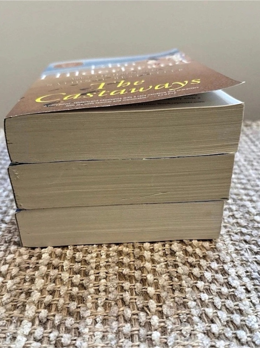 Elin Hilderbrand 3-Book Bundle: The Castaways, 28 Summers, Summer of 69 - Picture 4 of 6